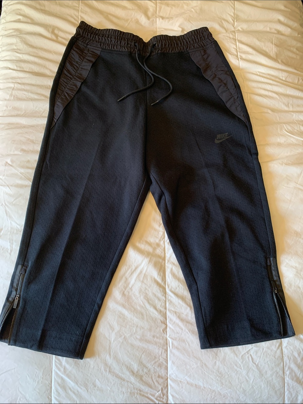 NWOT Nike Tech Fleece Men's sneaker Sweatpants with Zipper Cuffs